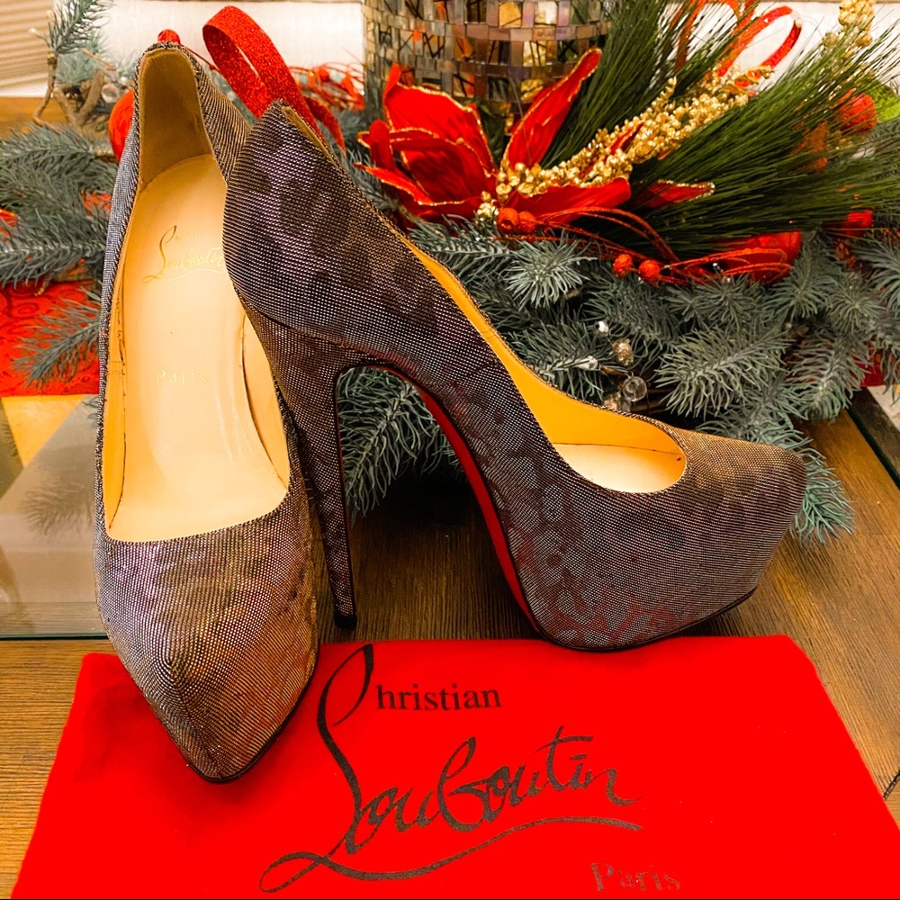 🔥Christian Louboutin Leopard Print Heels🔥 - Picture 1 of 12